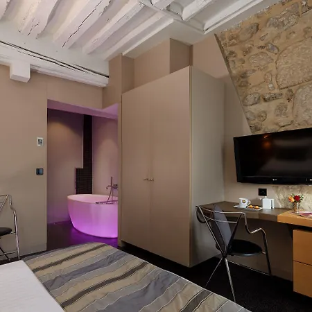 ドゥ ノートル ダム ホテル パリ