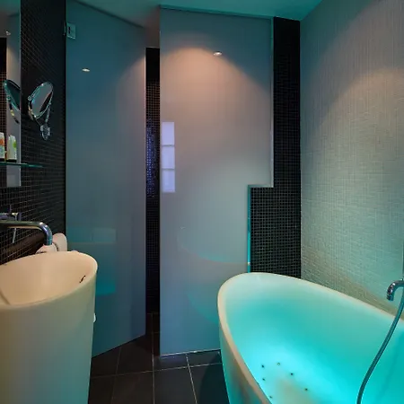 ドゥ ノートル ダム ホテル 3*