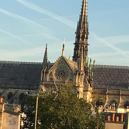 ドゥ ノートル ダム ホテル パリ