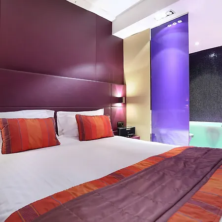 ドゥ ノートル ダム 3* パリ