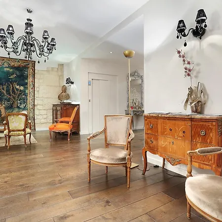 Hotel De Notre-dame 3*