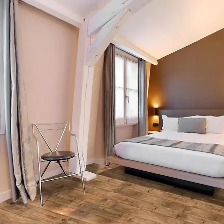 Hotel De Notre-dame 3*