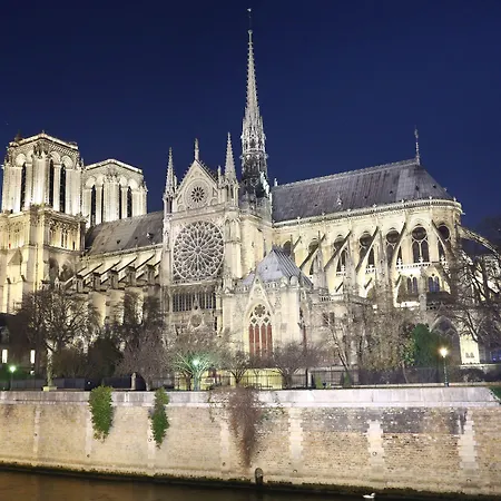 Hotel De Notre-dame 3*