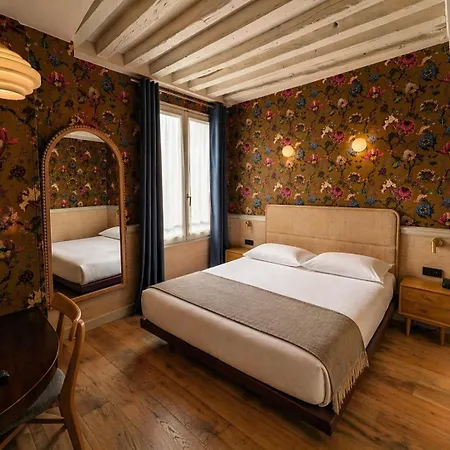 Hotel De Notre-dame 3*