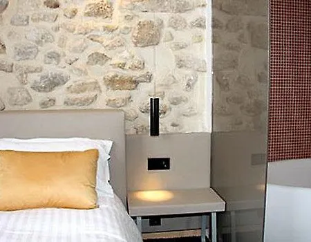 Hotel De Notre-dame Paris