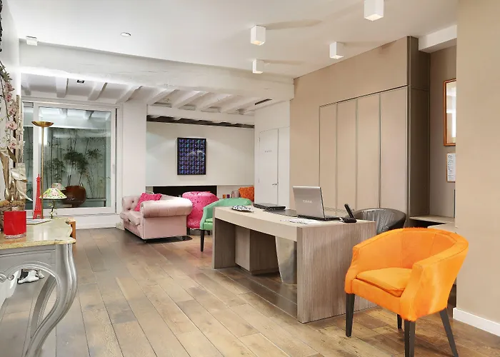 Hotel De Notre-dame 3*