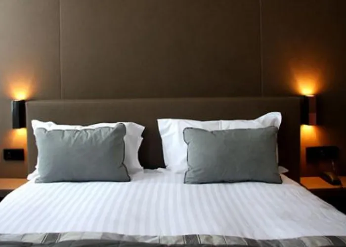 De Notre-dame Hotel 3*