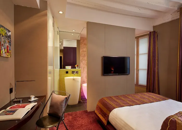 Hotel De Notre-dame 3*