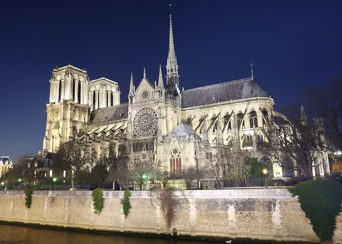 Hotel De Notre-dame 3*