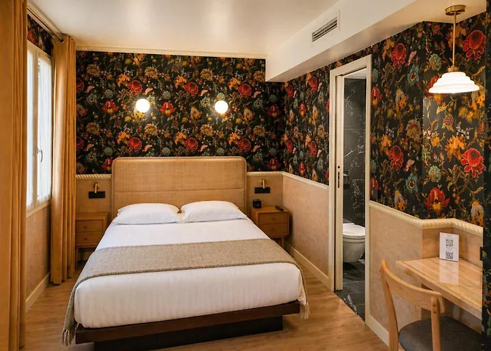 Hotel De Notre-dame 3*
