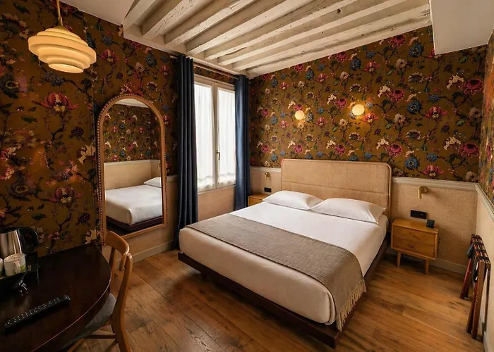 Hotel De Notre-dame 3*