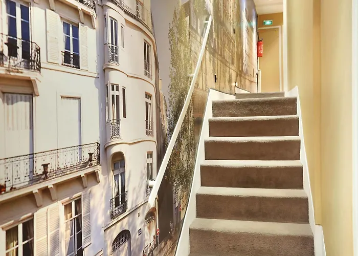 Hotel De Notre-dame 3*